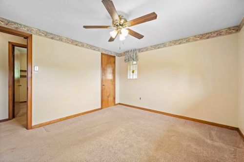 3328 Recker Dr, Pittsburgh PA 15227-4248 exterior