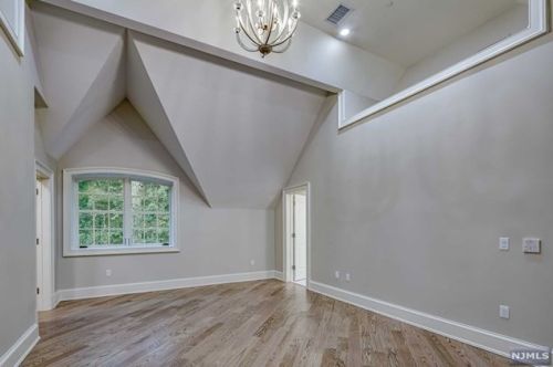 80 Claremont Rd, Bernardsville NJ 07924-1505 exterior