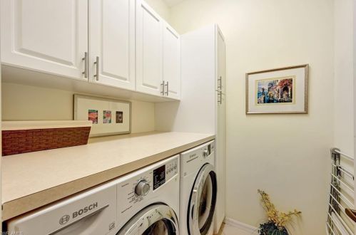 1826 Leamington Ln, Naples FL 34109-1452 exterior