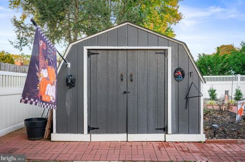 236 Memorial Ave, Tavistock NJ 08033-2952 exterior