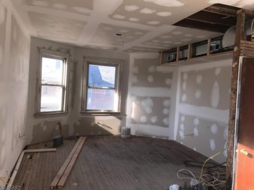 194 Wainwright St, Newark NJ 07112-1226 exterior