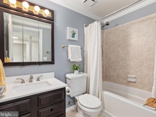 6070 Alexander Ave, Alexandria VA  22310-4382 exterior