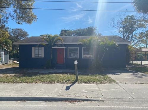 1407 Delaware Ave, Fort Pierce, FL 34950-3973