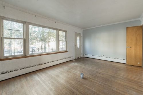 4949 Augusta Blvd, Chicago IL 60651-2850 exterior