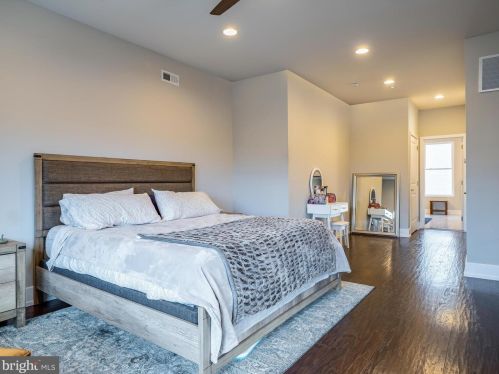 1914 6 St, Philadelphia PA 19148-2400 exterior