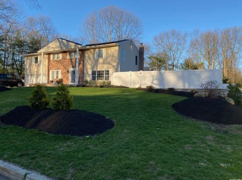 1 Leroy Ct, Commack, NY 11725-1703