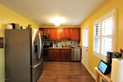 42 Village Green Ct, Middletown, NJ 07748-2543