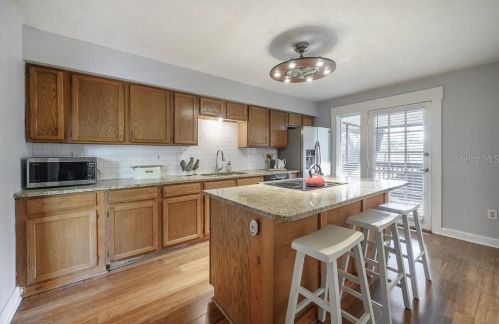 6718 11 St, Tampa FL 33604-3215 exterior