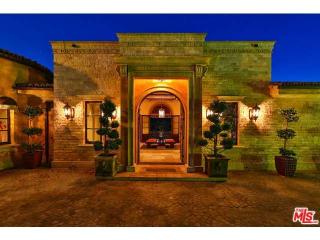 2321 Castilian Dr, Los Angeles CA  90068-2614 exterior