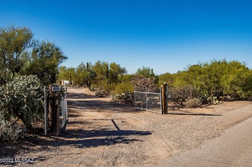 2955 Gymkhana Way, Tucson AZ  85742-9054 exterior