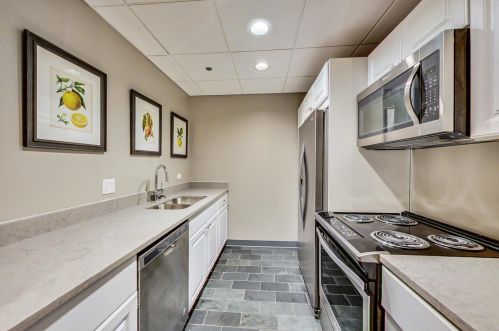 630 State St, Chicago IL  60605-1807 exterior