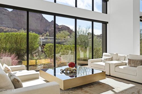 5841 Echo Canyon Cir, Phoenix AZ 85018-1243 exterior