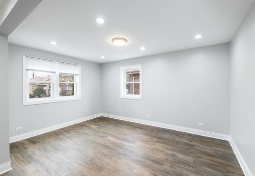 5009 Lavergne Ave, Chicago IL 60638-5831 exterior