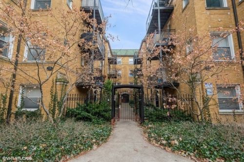 7627 Greenview Ave, Chicago, IL 60626-1209