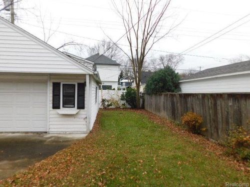 442 Smith Ave, Bham MI  48009-2027 exterior