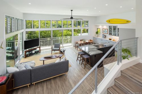 1533 Kalaniwai Pl, Honolulu, HI 96821-1211