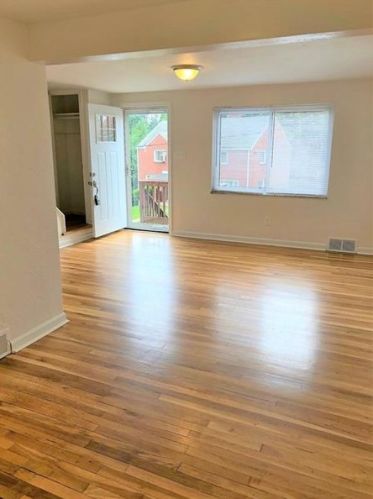 424 Jacobson Dr, Pittsburgh PA  15227-3112 exterior