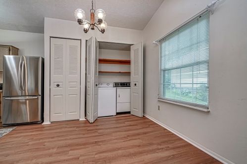 604 Meade Dr, Moon Twp PA 15108-9668 exterior