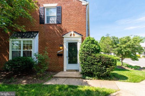 3737 Jason Ave, Alexandria VA 22302-1811 exterior