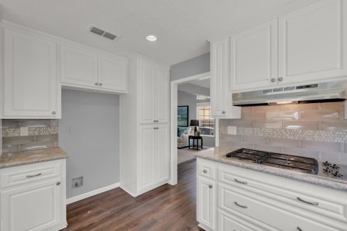 120 Hazelmere Dr, Folsom CA 95630-5522 exterior