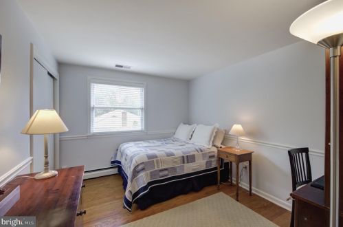 735 Hickory Ln, Berwyn PA 19312-1438 exterior