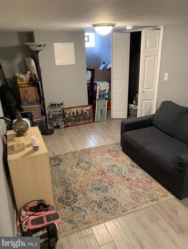 1411 19 St, Philadelphia PA 19146-4655 exterior