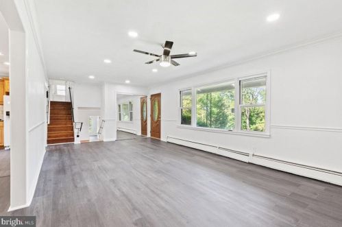 8 Maddock Dr, Trenton NJ 08628-2308 exterior