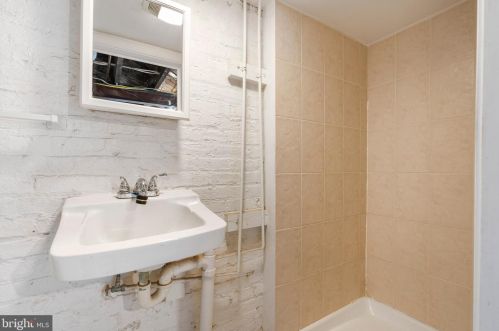 1922 4th St, Washington DC  20002-1251 exterior