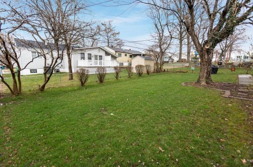 6413 Kingsway Dr, Saint Louis MO 63123-1529 exterior