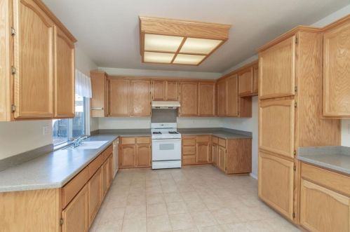 1375 Kerslake Cir, Folsom CA 95630-8460 exterior