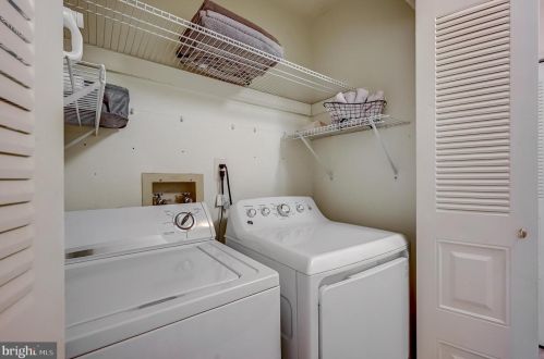 15 Pagoda Ct, Trenton NJ 08648-4830 exterior