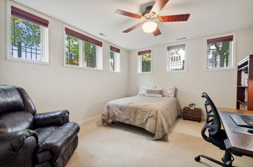 2759 Bosworth Ave, Chicago IL 60642-2341 exterior