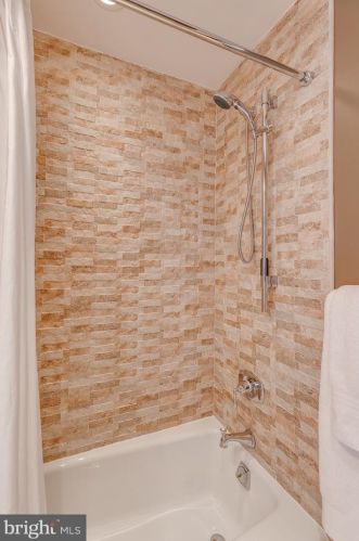 2101 Delancey St, Philadelphia PA 19103-6408 exterior