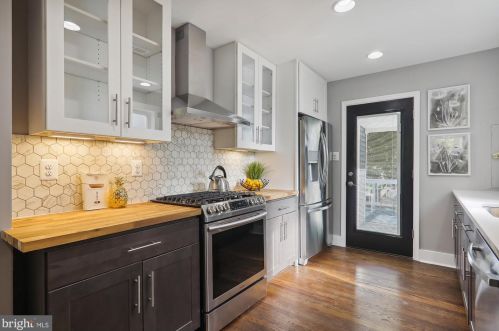 1314 Crawford Dr, Rockville MD 20851-1714 exterior