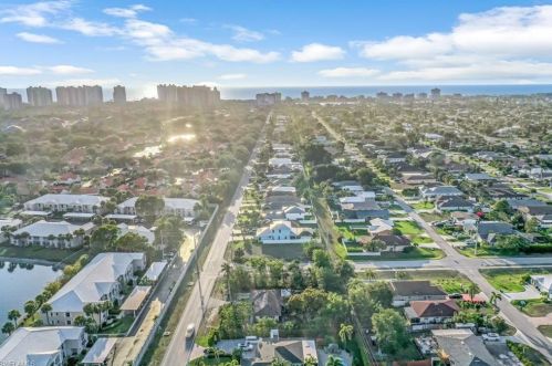 801 91st Ave, Naples, FL 34108-2426