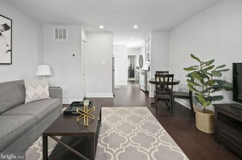 1409 Hopkins St, Washington DC 20036-5922 exterior