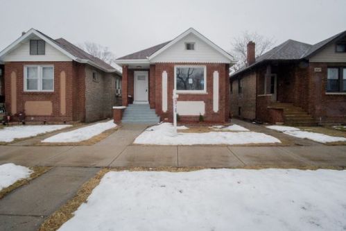 1651 Menard Ave, Chicago, IL 60639-4129