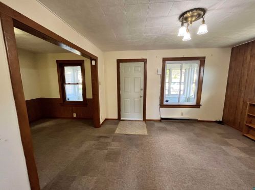 2414 2nd St, Duluth MN 55802-2013 exterior