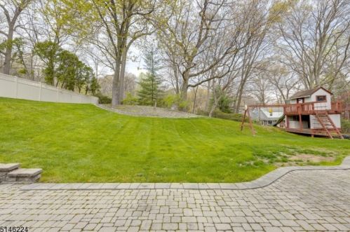 278 Ravenswood St, Mountainside NJ  07092-1360 exterior