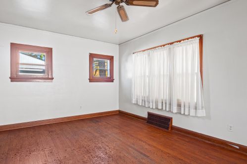 5945 40, Milwaukee WI 53208-3745 exterior