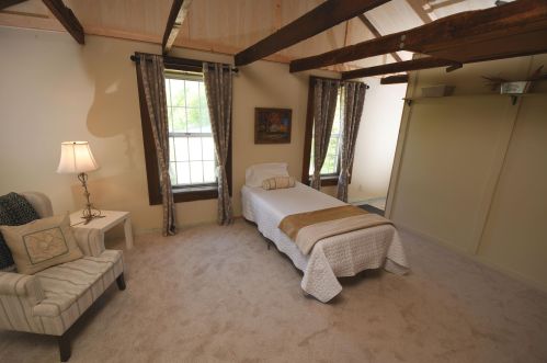 514 Kalamazoo St, Paw Paw MI 49079-1130 exterior