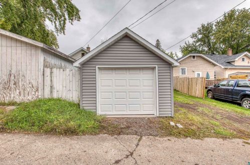 2860 6 St, Duluth MN 55806-1460 exterior