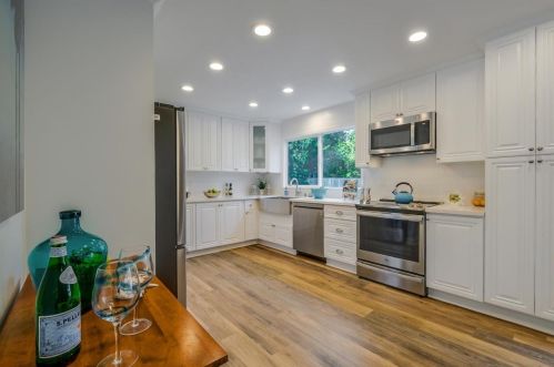 621 Monterey Ave, Capitola CA 95010-3614 exterior