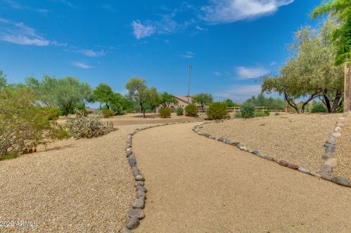 4564 Chisum Trl, Phoenix AZ  85050-8525 exterior