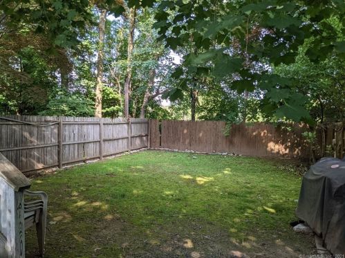 16 Harriet St, Norwalk CT 06851-3625 exterior