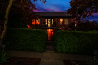 3902 Meridian Ave, Seattle, WA 98103-8347