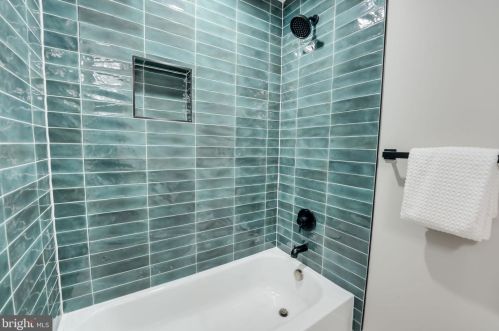 1505 Crestwood Dr, Alexandria VA  22302-2303 exterior