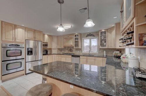 339 Clove Rd, Monroe NY 10950-4754 exterior