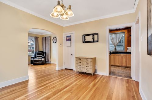 2311 Lunt Ave, Chicago IL  60645-4712 exterior