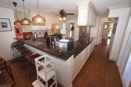 61 Coldevin Rd, Clark NJ  07066-1206 exterior